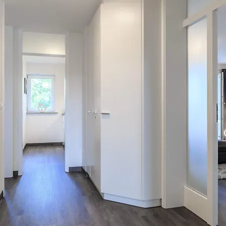 Relax Black & White *