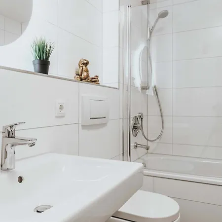Apartment Relax Black & White *