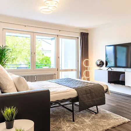 Relax Black & White *