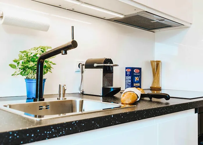 Relax Black & White * פרידריכסהאפן